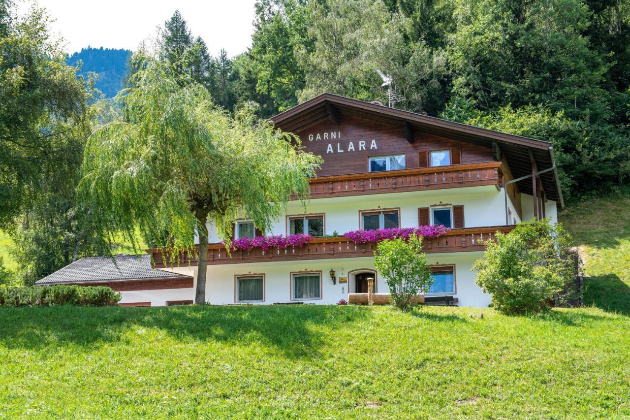 Alara Appartement Urtijëi Buitenkant foto