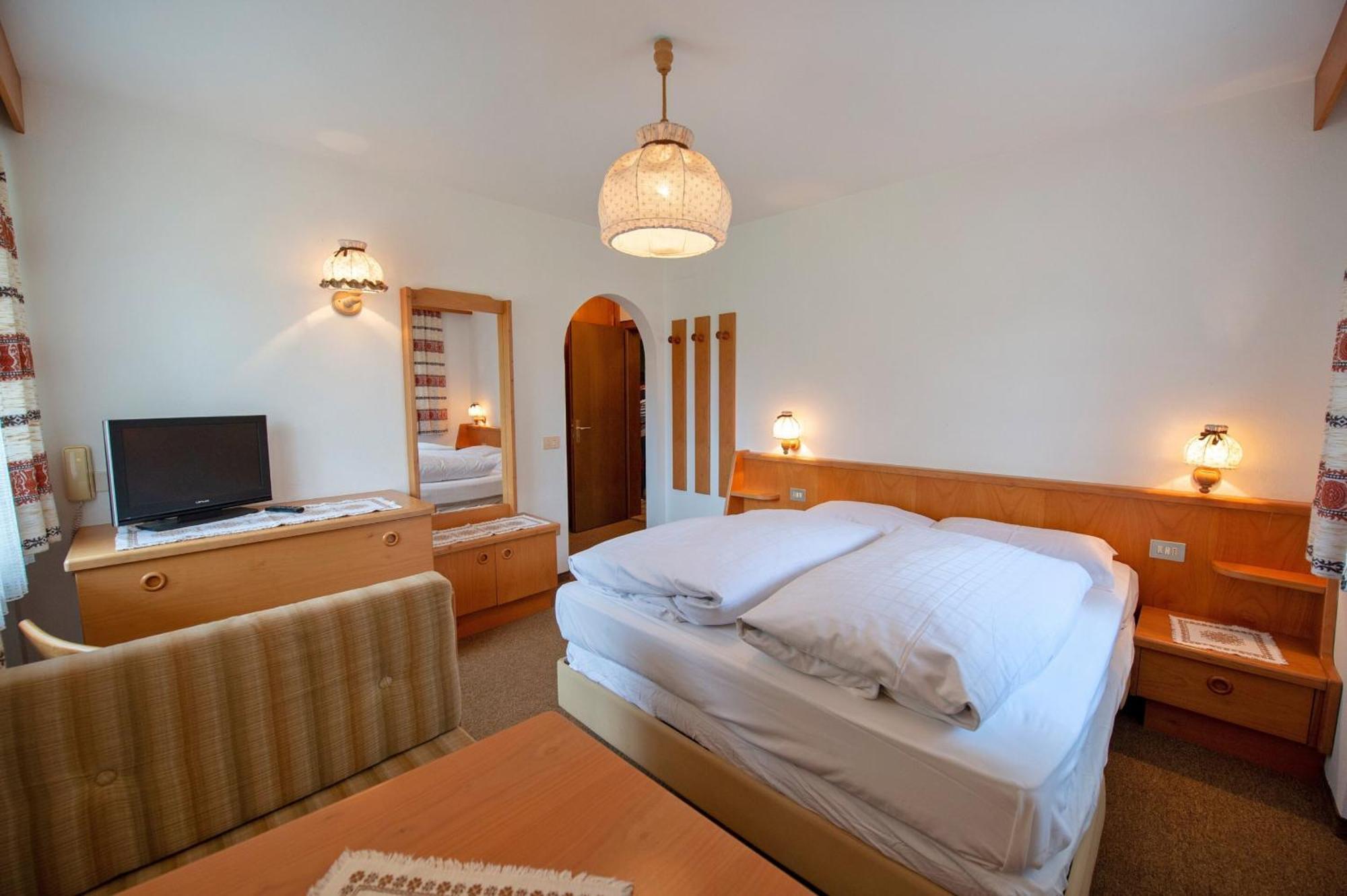 Alara Appartement Urtijëi Buitenkant foto