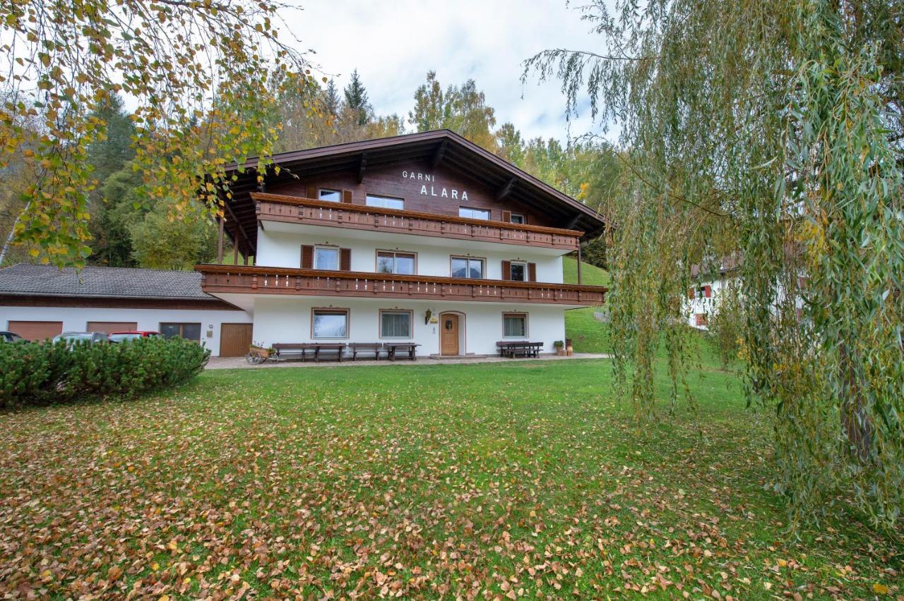Alara Appartement Urtijëi Buitenkant foto